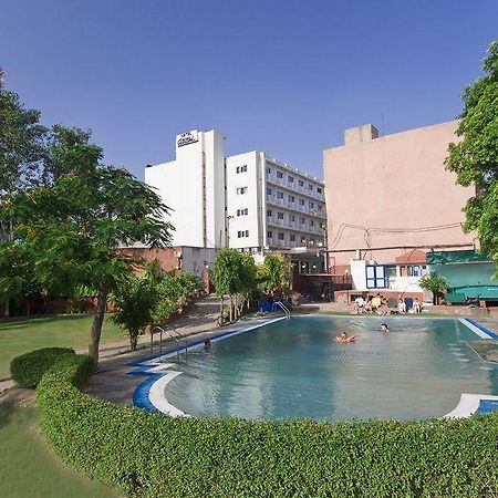 Hotel Atithi Агра Экстерьер фото