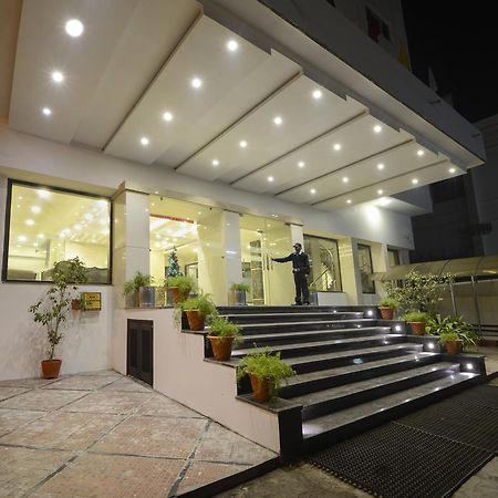 Hotel Atithi Агра Экстерьер фото