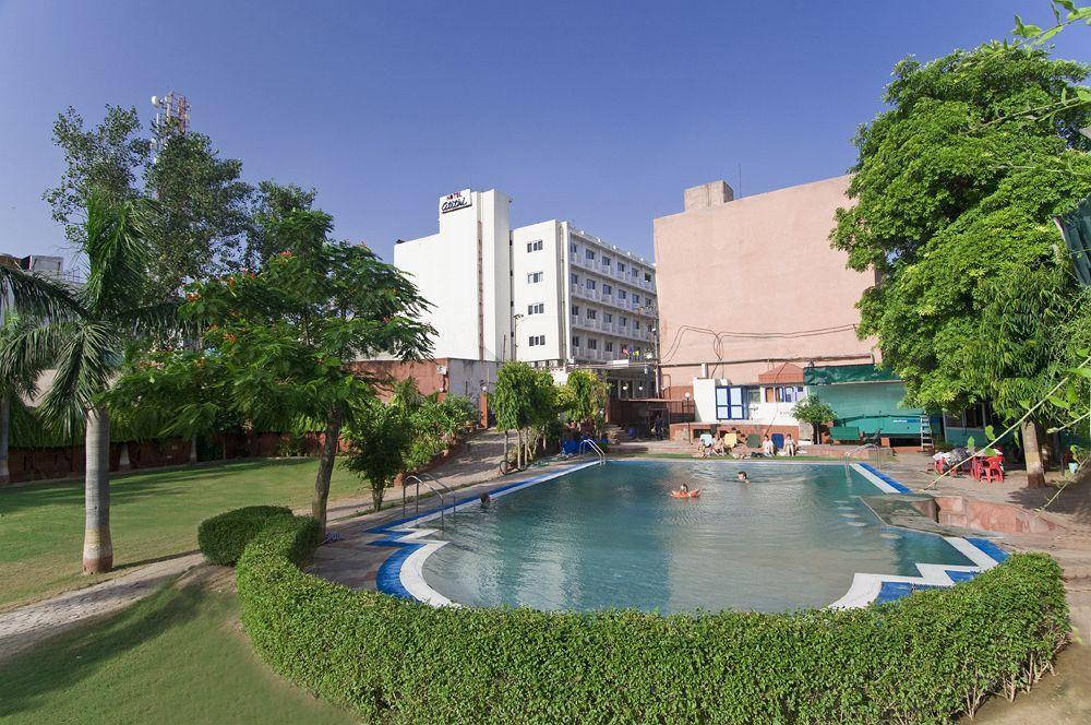 Hotel Atithi Агра Экстерьер фото