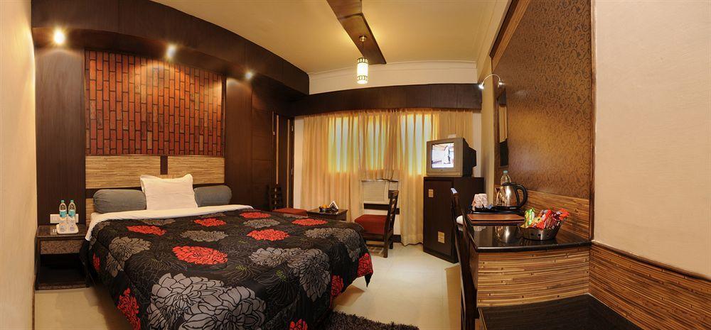 Hotel Atithi Агра Экстерьер фото